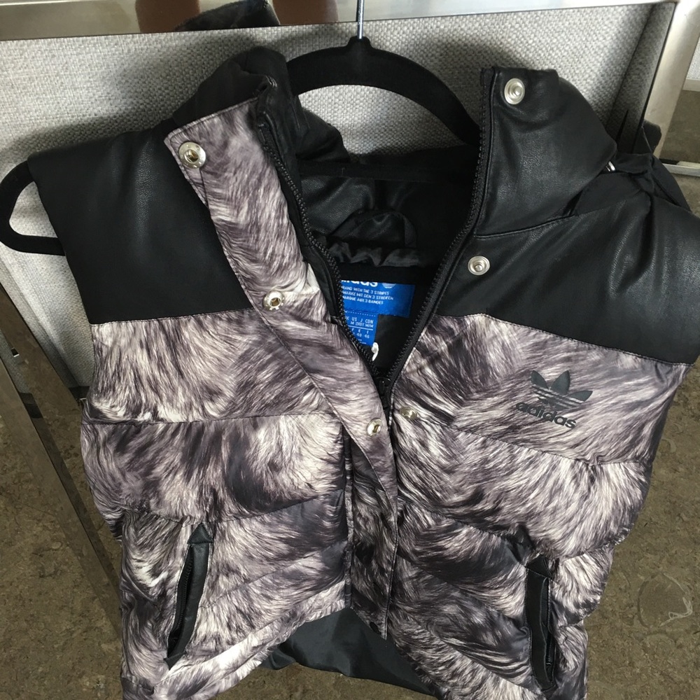 Brand new Adidas puffer vest size M! Great condition!